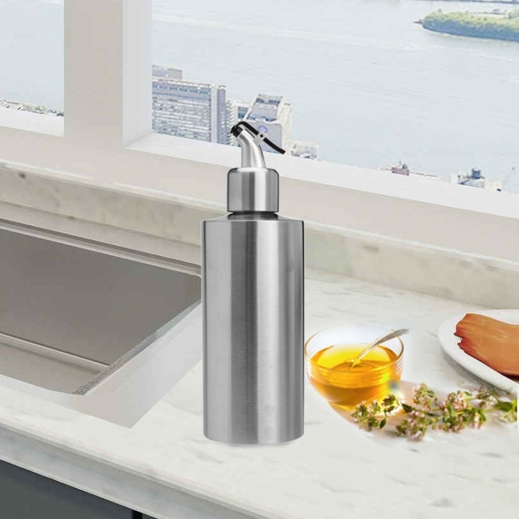 Cylindrical Seasoning Bottle Stainless Steel Oil Pot