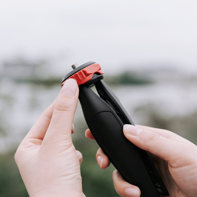 YELANGU PC203 YLG1801C Vlogging Live Broadcast LED Selfie Light Smartphone Video Rig Handle Stabilizer Plastic Bracket Tripod Kits