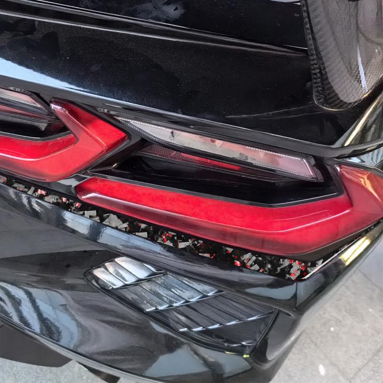 2pcs/Set Forged Gold Foil Carbon Fiber Car Taillight Below Decorative Sticker for Chevrolet Corvette C8 2020-, Left and Right Driver