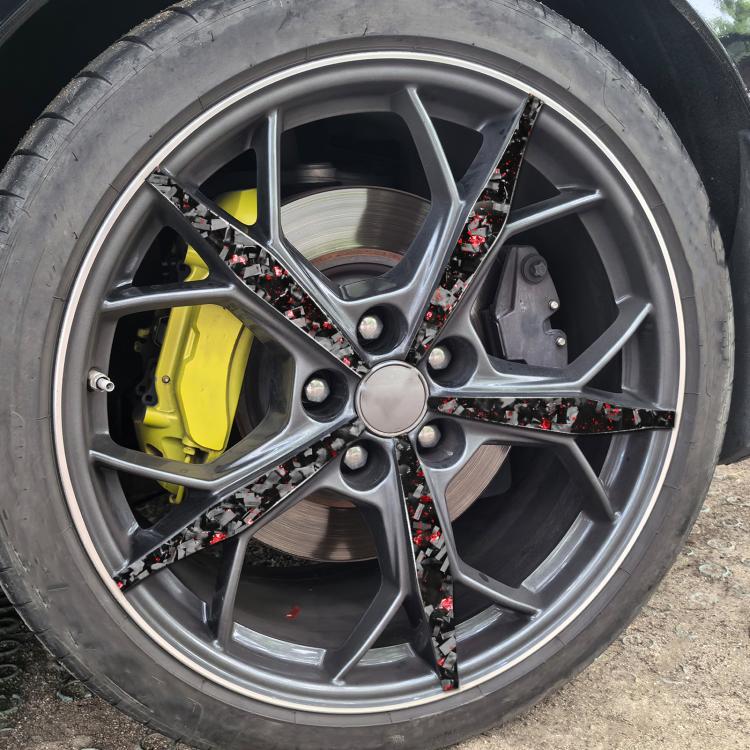 20pcs/Set Forged Gold Foil Carbon Fiber Car Wheels Decorative Sticker for Chevrolet Corvette C8 2020-, Left and Right Driver