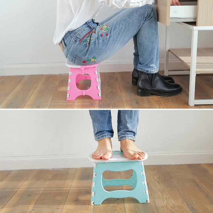 Outdoor Portable Sitting Plastic Folding Stool Fishing Useful Stool, Random Color Delivery