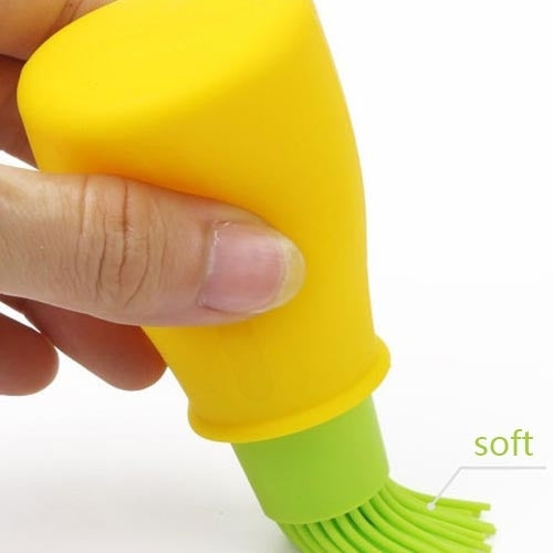 Kitchen Silicone Oil Brush Grill Brush Oil Bottle,Random Color Delivery