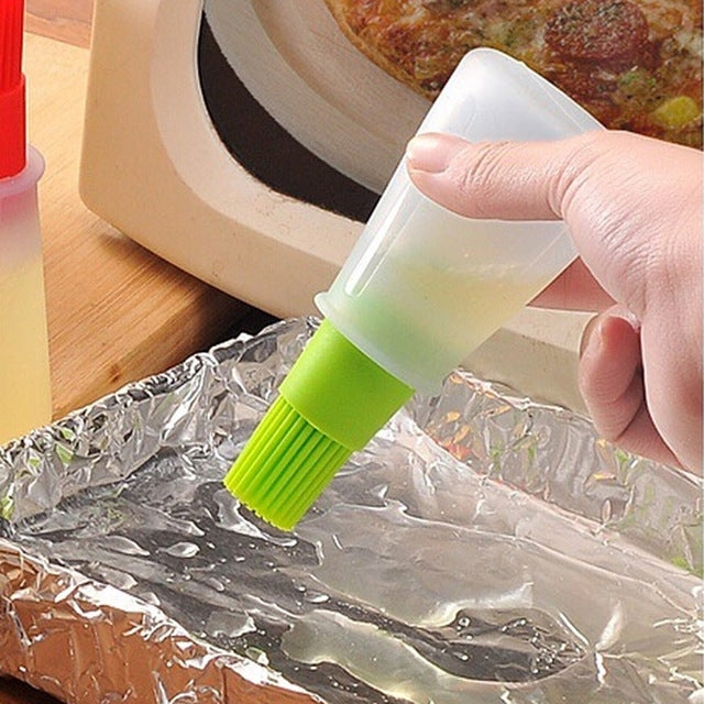 Kitchen Silicone Oil Brush Grill Brush Oil Bottle,Random Color Delivery