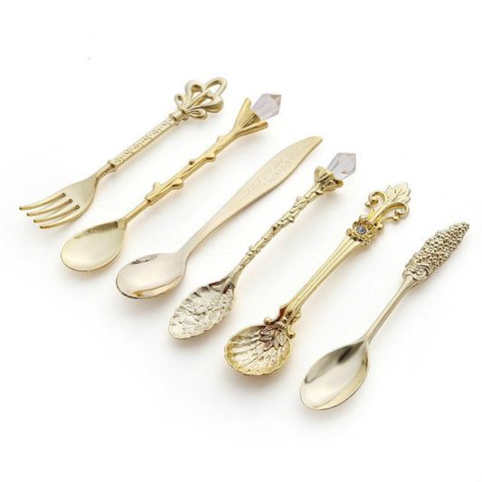 6pcs / Set Vintage Mini Coffee Spoons Suit Royal Style Metal Carved Coffee Fruit Cutler Dessert Flatware Kitchen Tools