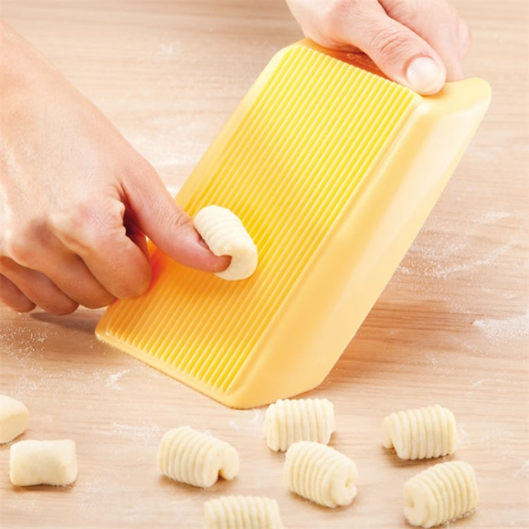 Plastic Pasta Macaroni Board Spaghetti Maker Rolling Pin Mold Kitchen Tool