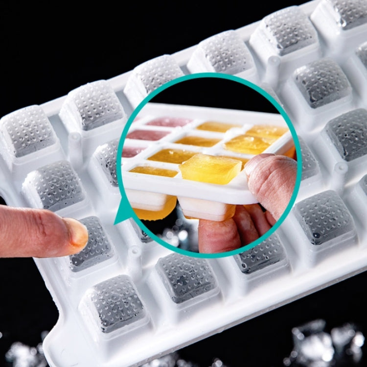 Household Silicone Ice Box With Lid Ice Cube Mold Refrigerator Ice Lattice Quick Freezer Random Color Delivery
