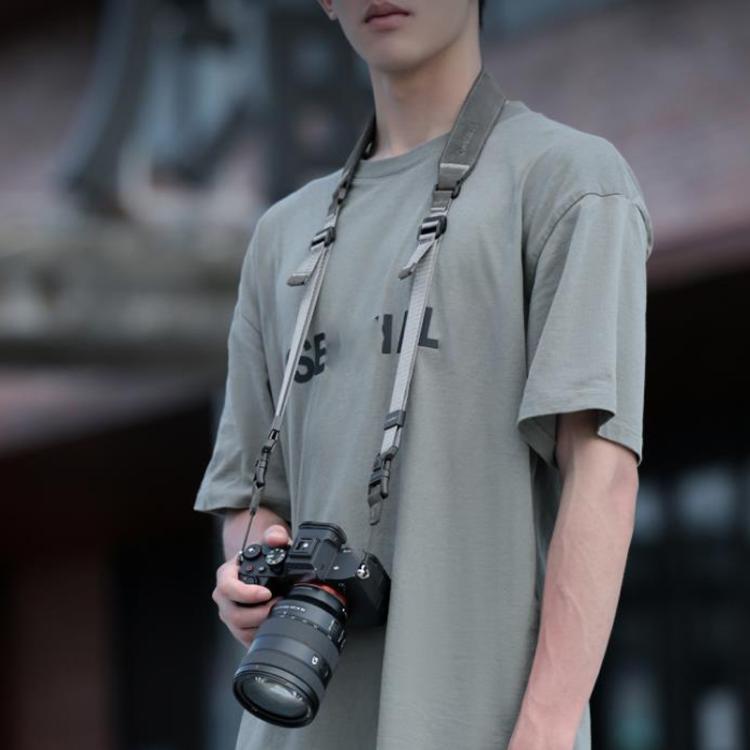 Cwatcun D213  Medium Universal Camera Shoulder Strap Matte Leather Quick Release Strap