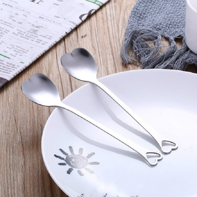 2 PCS Stainless Steel Spoon Portable Metal Coffee Teaspoon Creative Love Heart Shaped Wedding Party Gift Dinnerware